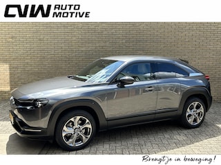 Mazda MX-30 e-SkyActiv 145 Luxury 36 kWh | Adaptieve cruise | Navigatie | Head up | Apple CarPlay | Camera | Dodehoekdetectie | Stof/lederen bekleding | PDC | LED | DAB | Stoel&stuurverwarming | Volledig dealeronderhouden