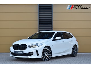 BMW 118i High Executive * M Sportpakket * HIFI * Live cockpit * Head-up * PDC * LED *