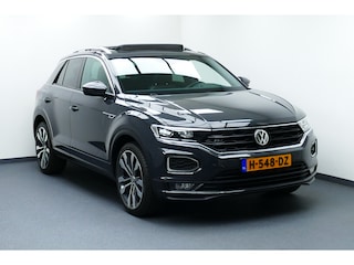 Volkswagen T-Roc 1.5 TSI Sport Business R-Line. Panodak, Adaptief Cruise, Virt Cockpit, Navi, Led, 19"LMV Haak 1500kg