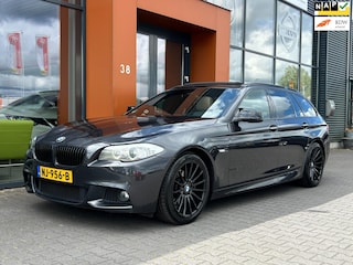 BMW 5-serie Touring 520d High Exec|Aut.|Pano|Trekhaak|Stoelv.