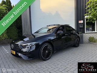 Mercedes-Benz A-klasse 250 e AMG Line BOMVOL! Pano|Ambient|BLACK!