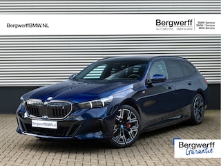 BMW i5 Touring eDrive40 - M-Sport Pro - Pano - Trekhaak - Onderstel Prof - Bowers & Wilkins
