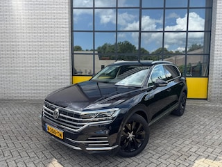 Volkswagen Touareg 3.0 TDI R-Line, Matrix lampen, Glazen schuif-kanteldak & trekhaak