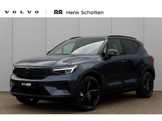Volvo EX40 Single Motor Extended Range 252PK 82 kWh Ultra | Black Edition | Denim Blue Metallic | Nubuck/Microtech Charcoal | Verwarmbare zitplaatsen voor & achter | 20" Lichtmetalen velgen | PAnoramadak | Harman Kardon | Extra getint glas | Adaptieve Cruise Control