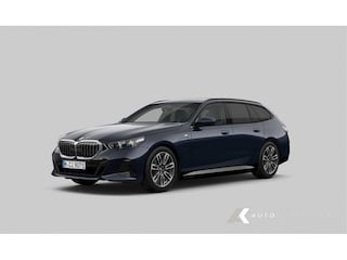 BMW 530e Touring x Drive | Head-Up | Driving Ass. Prof.| Bowers & Wilkins | 360° | Trekhaak | Keyless | 19 Inch |