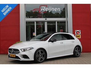 Mercedes-Benz A-klasse 180 136PK AUTOMAAT AMG LINE | STERRENHEMEL! | PANORAMISCH SCHUIF/KANTEL DAK | SFEER VERLICHTING | NAVIGATIE | ACHTERUITRIJ CAMERA | PARKEERSENSOREN VOOR EN ACHTER | HIGH PERFORMANCE LED KOPLAMPEN | STOEL VERWARMING | KEYLESS - GO | SPIEGEL PAKKET | NIGHT PAKKET | LICHTMETALEN VELGEN 18" | EERSTE EIGENAAR! |