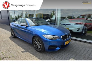 BMW 2-serie Cabrio M235i High Executive | NAP | Automaat | M-sport | Stoelverwarming Dealeronderhouden