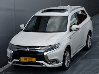 Mitsubishi Outlander PHEV 2.4 INSTYLE 4WD | PLUG IN HYBRID | FULL OPTIONS | SCHUIFDAK | ADAPTIEF CRUISE | TREKHAAK 1500KG | FABRIEKSGARANTIE TOT 10-11-2029* | ALL IN RIJKLAARPRIJS