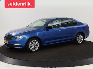 Skoda Octavia 1.5 TSI Business Edition | Stoelverwarming | Trekhaak | Carplay | Parkeerhulp | Navigatie | Verwarmde voorruit | Climate control | Cruise control