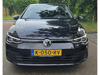 Volkswagen Golf 1.5 TSI Life Virtueel Dashboard | Camera | Stoelverwarming | Clima | Carplay | 17" Lichtmetaal | Adaptieve Cruise | | Achteruitrijcamera | Airco (automatisch) | Apple Carplay/Android Auto|telefoonintegratie premium