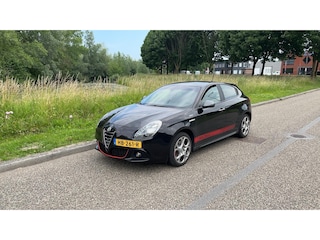 Alfa Romeo Giulietta 1.4 T Sprint | Automaat | Trekhaak | DAB + Navigatie