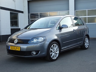 Volkswagen Golf Plus 1.6 Trendline Automatische airco, stoel verwarming, cruise controle, licht metalen velgen, afneembare trekhaak, enz.
