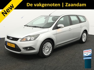 Ford Focus Wagon 1.6 Titanium Airco, cruise control, regensensor, sportstoelen, boordcomputer, verwarmd voorruit, Ben jij op zoek naar een ruime, comfortabele en sportieve auto? De Ford Focus Wagon 1.6 Titanium biedt alles wat je nodig hebt voor zowel de dagelijkse ritten als de langere avonturen. Met z