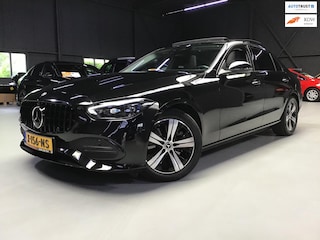 Mercedes-Benz C-klasse 300 AMG Line I Pano I 360cam I Leder I Ambiance I Navi I Carplay I Keyles I Dealer Onderh I Dealer Garantie