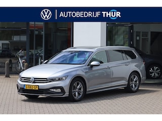 Volkswagen Passat Variant 1.5 TSI Elegance Business R 110KW/150PK DSG, NL auto dealeronderhouden, R-Line, panoramadak, Discover pro navigatie, camera, leder alcantara, stoelverwarming, privacy glas, electrische achterklep, spiegelpakket