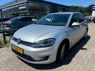 Volkswagen Golf E-DITION 136 pk | Airco (automatisch) | Buitenspiegels elektrisch verstel- en verwarmbaar | Cruise control adaptief