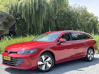 Volkswagen Passat Variant 1.5 eTSI 150PK DSG BUSINESS VIRTUAL/CAMERA360/TREKHAAK