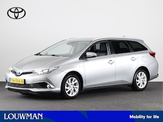 Toyota Auris Touring Sports 1.8 Hybrid Executive | Half lederen bekleding | Parkeersensoren V+A | Navigatie | Stoelverwarming |