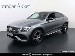 Mercedes-Benz GLC 300e AMG 4Matic // Burmester / Magno Grijs // 20 inch // Treeplanken // Night pakket