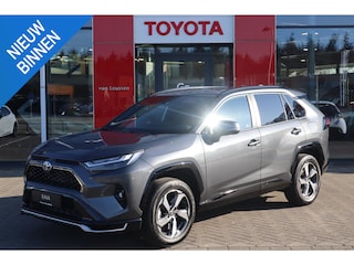 Toyota RAV4 2.5 PLUG-IN HYBRID AWD DYNAMIC NIEUW & DIRECT LEVERBAAR! STOELVERW. NAVI 1500KG TREKGEW. APPLE/ANDROID CAMERA PARK-SENSOREN KEYLESS 18" LM-VELGEN AD-CRUISE