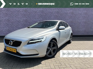 Volvo V40 1.5 T3 Nordic+ | Navi | Stoelverwarming | Park Assist | Trekhaak | Voorruit Verwarming | High Performance Audio | Standkachel | 17" LM | Volvo On Call | Climate Control |