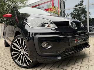Volkswagen Up 1.0 75PK *!* HIGH UP *!* PANODAK/ BEATS/ CRUISE/ 17 INCH/ STOELVERWARMING *!*