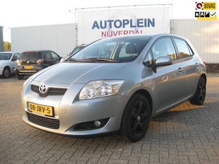 Toyota Auris 1.6 Aspiration complete in Nederland nieuw geleverde dealer onderhouden auto met trekhaak!