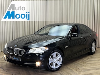 BMW 523i 204 PK 1e Eigenaar / BMW Dealeronderhouden / Full Option / Schuifdak / Soft-close / Keyless / Leder / Automaat / Camera / Stoelverwarming / Cruise Control / Navigatie / Clima / Bluetooth / PDC V+A / Xenon / 17"LMV