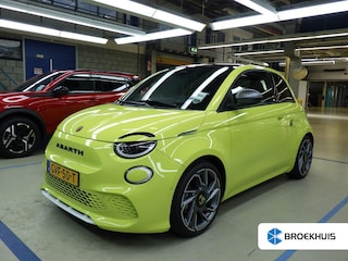 Abarth 500 Turismo 42 kWh Scorpion Design| 11 kW lader | Achterbank in delen neerklapbaar | Achteruitrijcamera