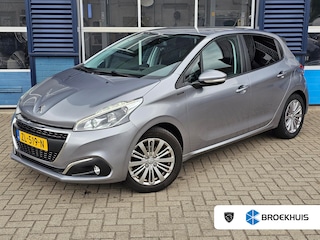 Peugeot 208 1.2 PureTech 110 Signature Parkeerhulp Achter | Trekhaak | Navigatie | 1e Eigenaar |