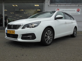 Peugeot 308 SW 1.2 PureTech Blue Lease Allure Staat in Hoogeveen