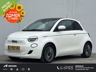 Fiat 500 Icon 42 kWh / Panoramadak / Apple Carplay Android Auto / Achteruitrijcamera / Parkeersensoren Voor & Achter / Verwarmbare voorstoelen