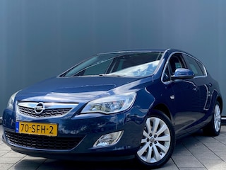 Opel Astra BWJ 2011 | 1.4T 141PK Cosmo | TREKHAAK | NAVI | CLIMA | CRUISE | LEDER/STOF | PDC | 17'' LMV