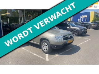 Dacia Duster 1.6 Lauréate 105pk 2wd 1e eigenaar Airco Trekhaak 1200kg.