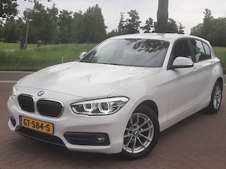 BMW 118i 1.5 136pk Airco Cruise-control Navigatie Bluetooth