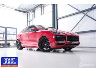 Porsche Cayenne 3.0 E-Hybrid | Karmijn Rood | Sportchrono | NL auto | Trekhaak | Adaptive | Sportstoelen | 5 zitter | Techart | GTS look | BTW auto | Dealer onderhouden | meesturende achteras | PTS |