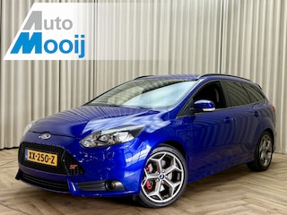 Ford Focus Wagon 2.0 EcoBoost ST-3 *Full-Option* Recaro / Xenon / Keyless / Camera / Cruise / Navigatie / ECC Clima / 18'' LMV