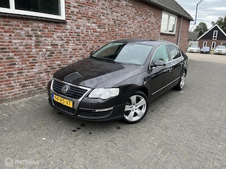 Volkswagen Passat 1.6 FSI Sportline