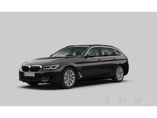 BMW 5-serie Touring 530e Executive | Driving Assistant | Adaptive Cruise | Trekhaak |