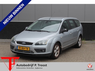 Ford Focus Wagon 1.6-16V First Edition *meeneemprijs*Airco/Cruise control/Voorruitverwarming/Radio/Bluetooth/Multifunctioneel stuurwiel/Elektrische ramen/Elektrisch verstelbare spiegels/Lichtmetalen velgen.