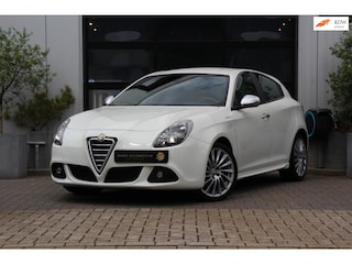 Alfa Romeo Giulietta 1.4 T Turbo Sportiva TCT Automaat - XENON - LEDER - STOEL VERW - D.RIEM + W.P REC V.V.!