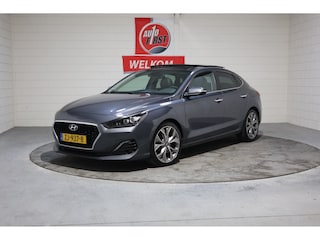 Hyundai i30 Fastback 1.4 T-GDI Premium, Meest Luxe uitvoering, Volledig onderhouden, Xenon, Leer, Navigatie, Pano dak, Cruise control, Achteruitijcamera ALLES is aantoonbaar ..