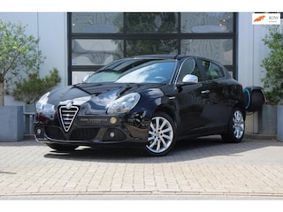 Alfa Romeo Giulietta 1.4 T Turbo Turismo - LEDER - CRUISE - CLIMA - STOEL VERW - PDC - LED