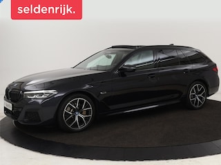 BMW 530e xDrive M Sport | Panoramadak | Harman/Kardon | Stoel & stuurverwarming | Adaptive cruise | Camera | Trekhaak | Carplay | Achterbankverwarming | Live Cockpit | Sportstoelen