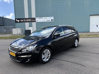 Peugeot 308 SW 1.6 BlueHDI Blue Lease Executive 6-Bak 120 PK. Mooie en als nieuw rijdende auto van de eerste eigenaar !!!