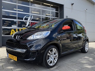 Peugeot 107 1.0-12V Millesim 200 - 5Drs Navigatie / Apple CarPlay I Airco I Sport velgen I Comfort pakket I Dealer onderhouden