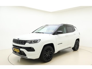Jeep Compass 4xe 240 Plug-in Hybrid Electric S Automaat | Navigatie | Lederen bekleding | Camera | Keyless | Zwart dak | Dakrails | Lichtmetalen velgen black | Climate control