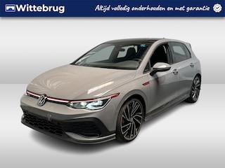 Volkswagen Golf 2.0 TSI GTI Clubsport / AUTOMAAT/ 300 PK/ PANO/ HARMAN KARDON/ 19" LMV/ APP CONNECT/ ALCANTARA/ PARK. SENSOREN/ RIJ-MODI/ STUUR-STOEL VERWARM./ CLIMA/ NAVI