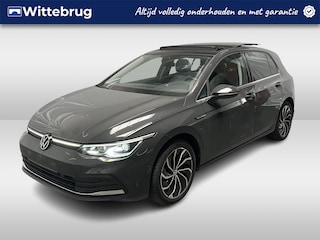Volkswagen Golf 1.5 eTSI Style / AUTOMAAT/ PANO/ STUUR+STOEL VERWARM./ MEMORY-SEAT + MASSAGE/ PARK. SENSOR. + CAMERA/ APP-CONNECT/ DODE HOEK/ TREKHAAK/ KEYLESS/ ACC/ DAB/ LED/ DIGITAL DASH/ ISOFIX/ 17'' LMV