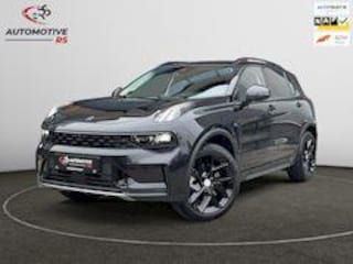 Lynk & Co 01 RS Shadow Edition Trekhaak Pano 360° Navi Adapt cruise 262PK Elekr. Achterklep